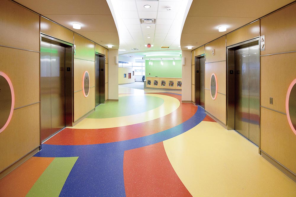 將個性化、人性化、藝術(shù)性融入醫(yī)療機(jī)構(gòu)PVC商用彈性地板設(shè)計(jì)中